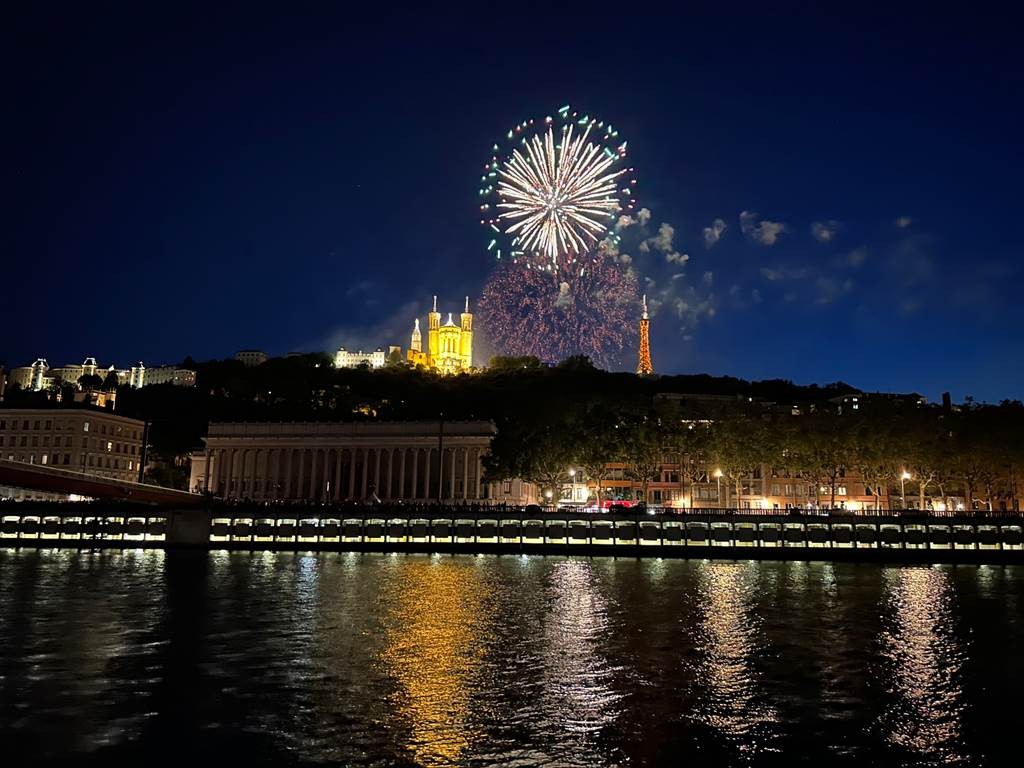 14 Juillet à bord du Vaporetto - Bonjour Fun
