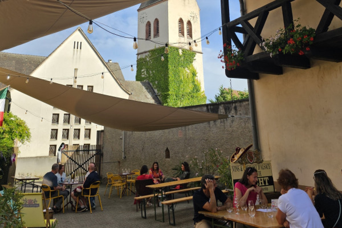 Gourmet aperitif at the Independent Winegrower's - Bonjour Fun