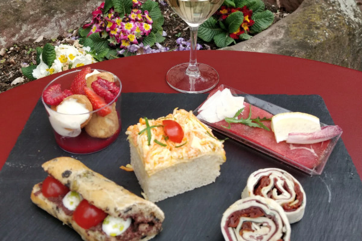 Gourmet aperitif at the Independent Winegrower's - Bonjour Fun