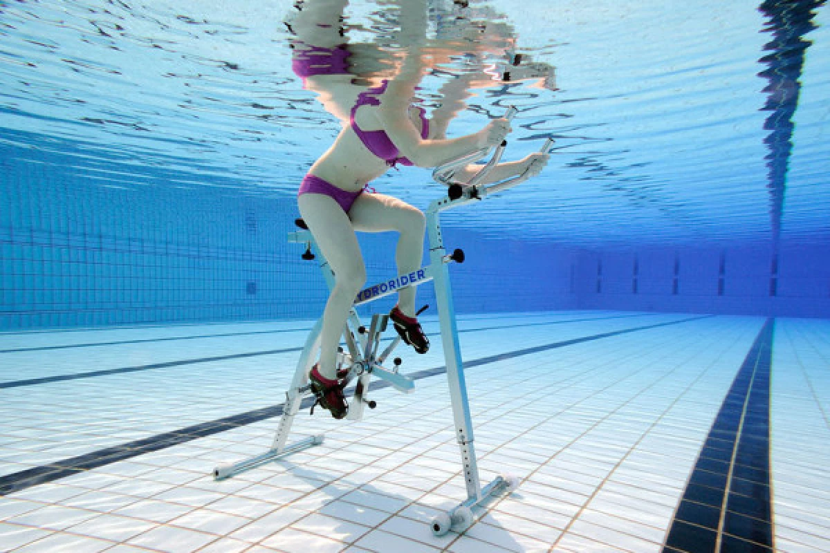 Intensive Aqua Bike - Bonjour Fun