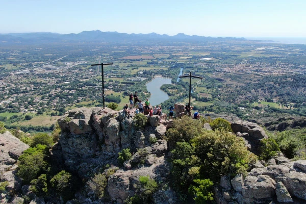 The Roquebrune Rock ascent - Roquebrune-sur-Argens - Bonjour Fun