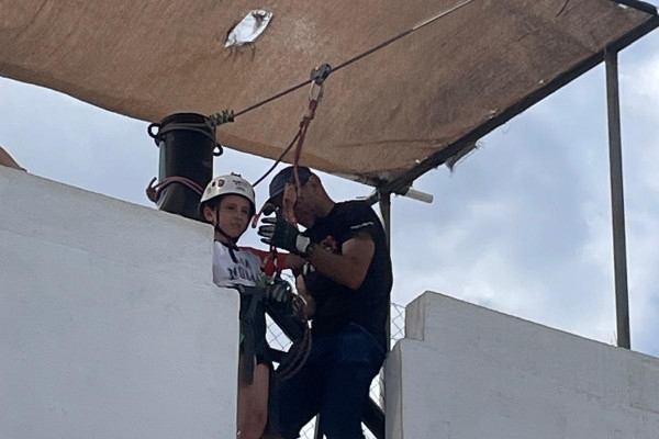 Multiadventure in the Cubillas dam (Granada) land - Bonjour Fun