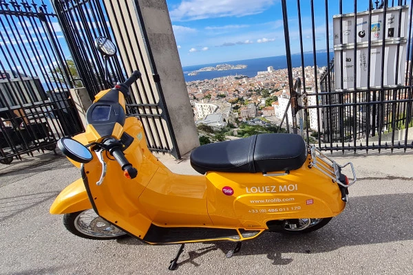 E Motorbike Rental  adventure in Marseille with app - Bonjour Fun