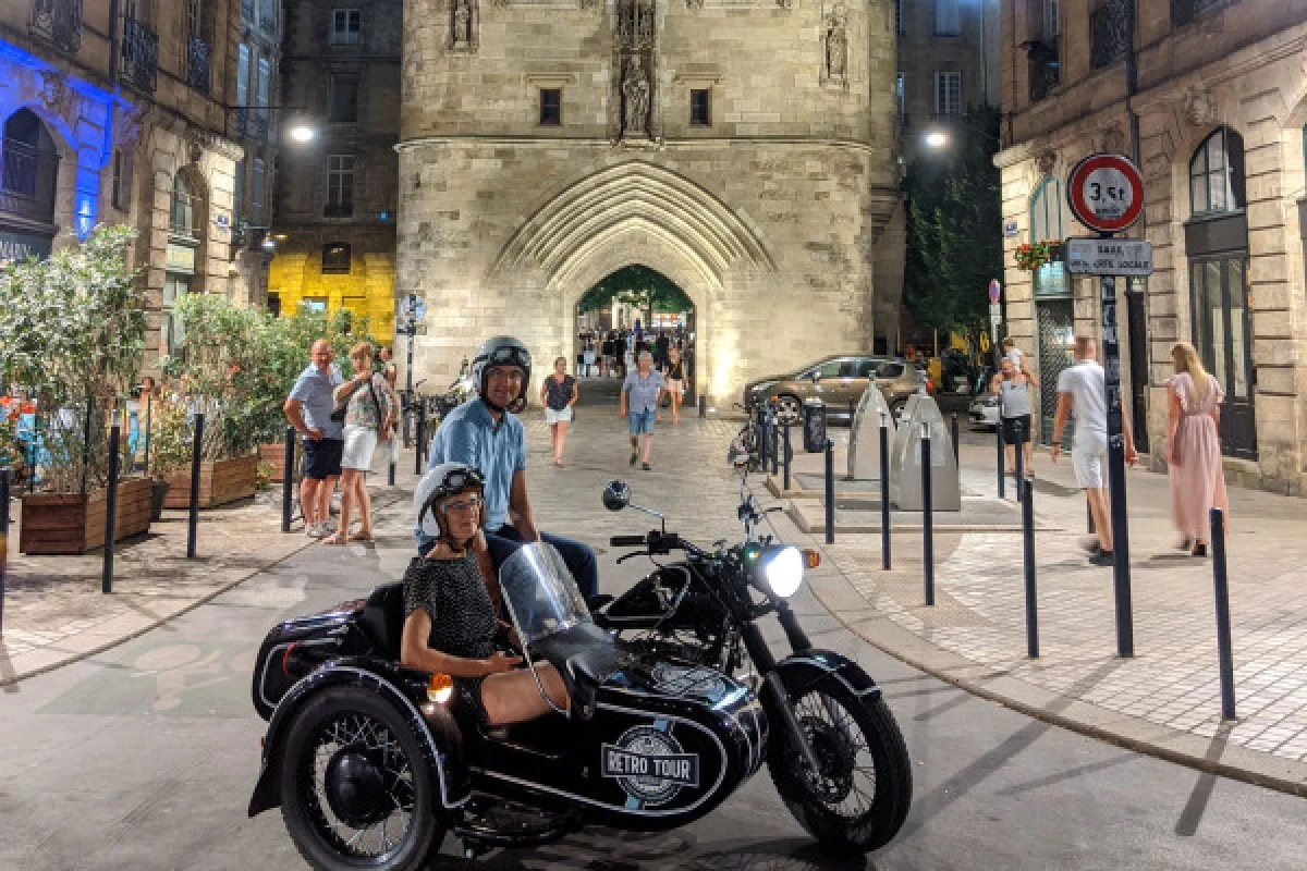 Night tour in Bordeaux in a sidecar - Bonjour Fun