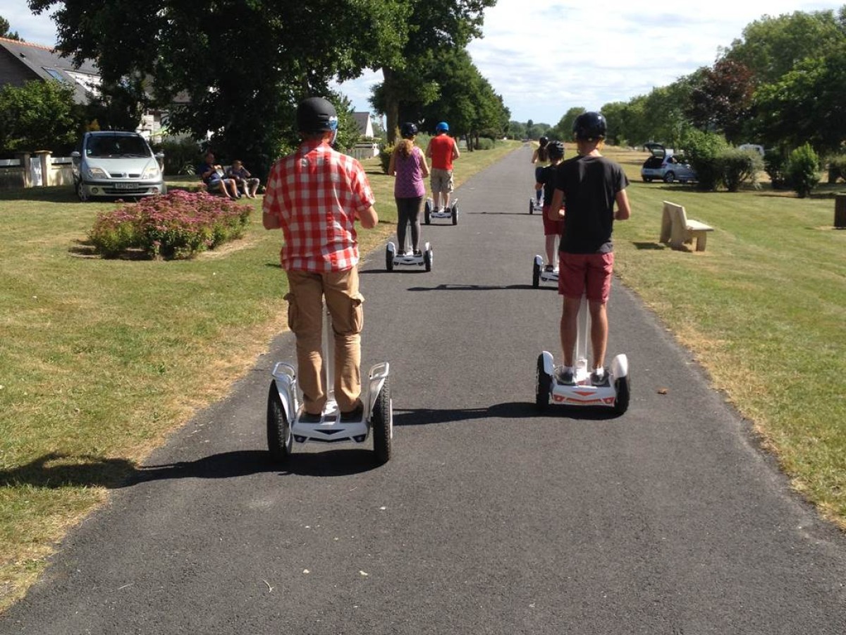 Ballad group with supervision Mont Saint Michel - Bonjour Fun