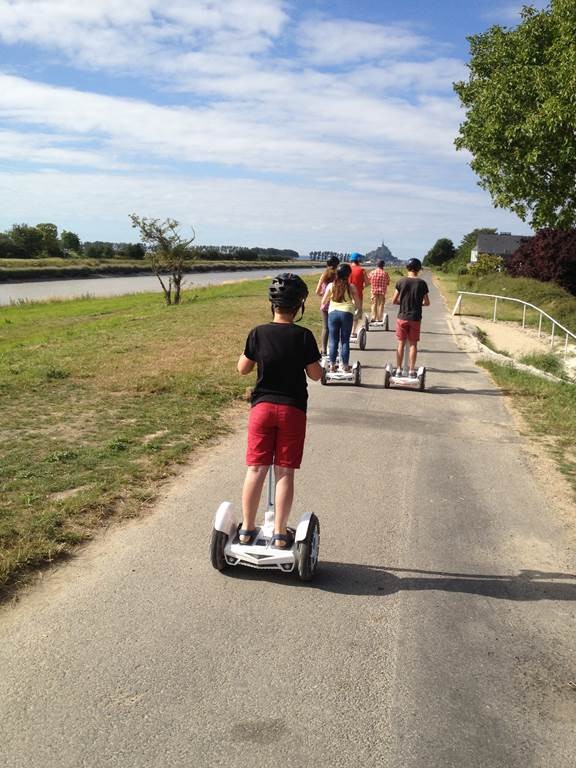 Ballad group with supervision Mont Saint Michel - Bonjour Fun
