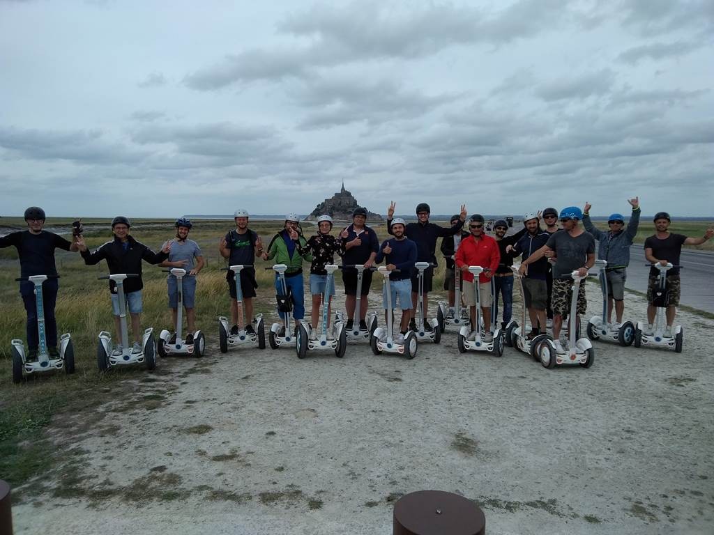 Ballad group with supervision Mont Saint Michel - Bonjour Fun