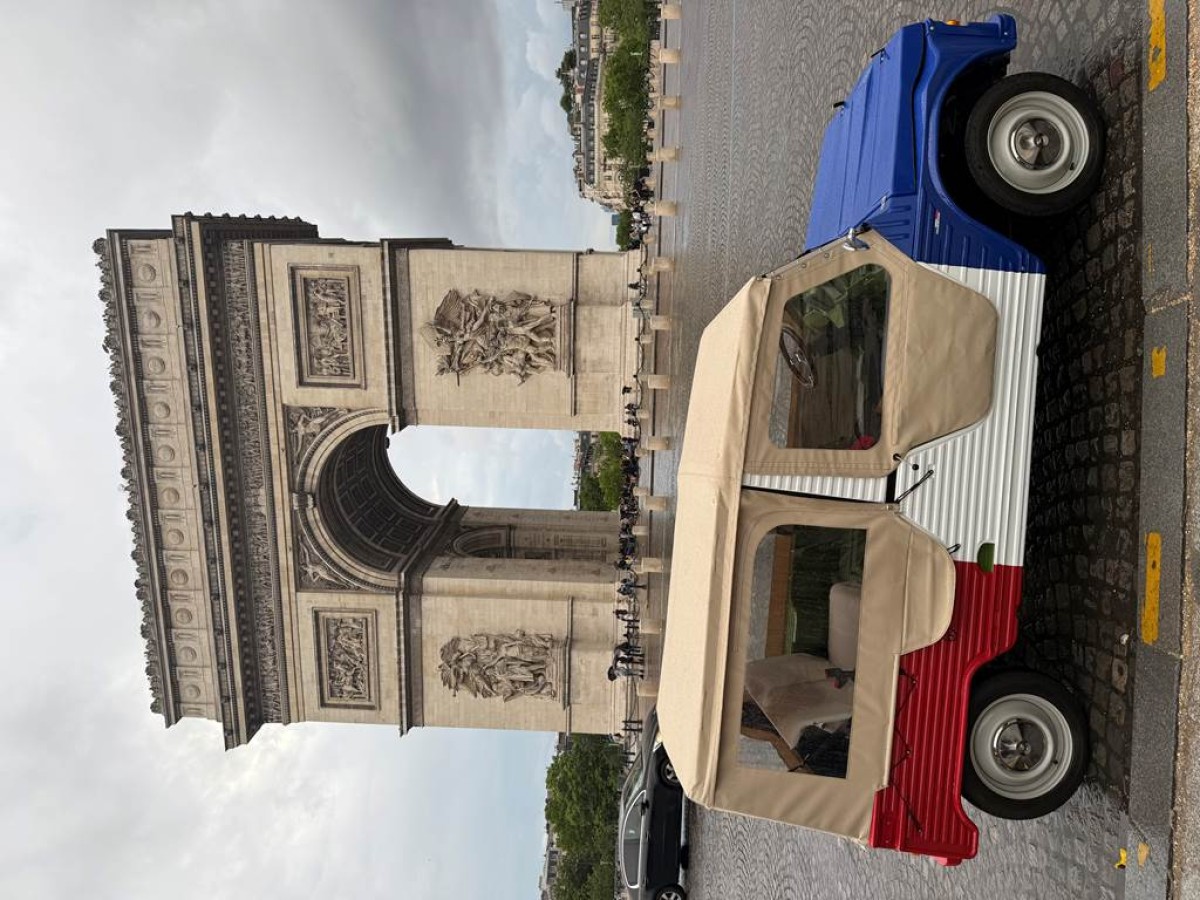 Balade en Méhari électrique vintage à Paris - Bonjour Fun