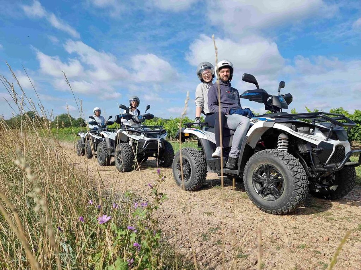 Electric quad ride in the vineyard - Bonjour Fun