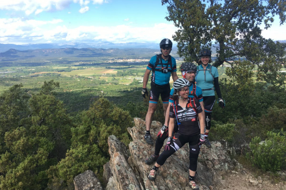 Electric mountain bike ride in the Massif des Maures - Bonjour Fun