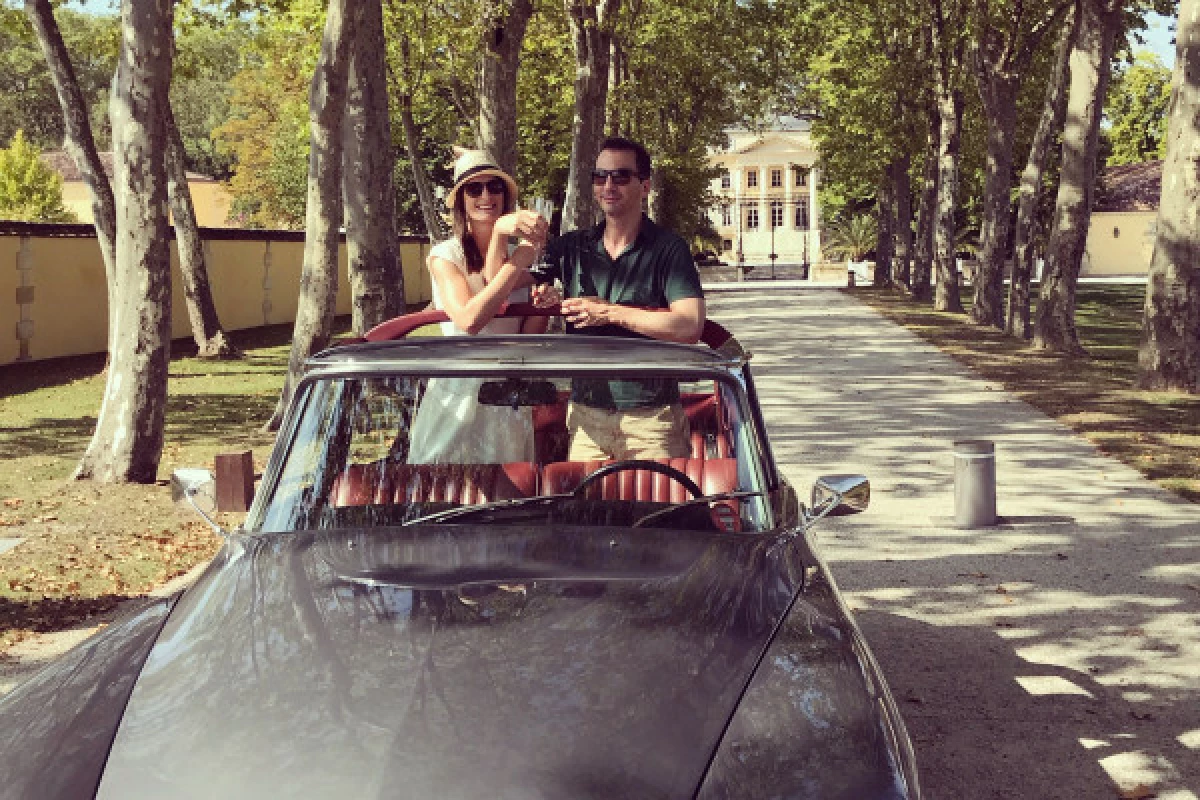 Private luxury wine tour in a presidential Citroën - Bonjour Fun