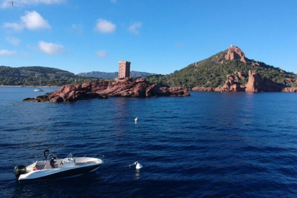 Private sea trip accompanied by a skipper - Agay - Bonjour Fun