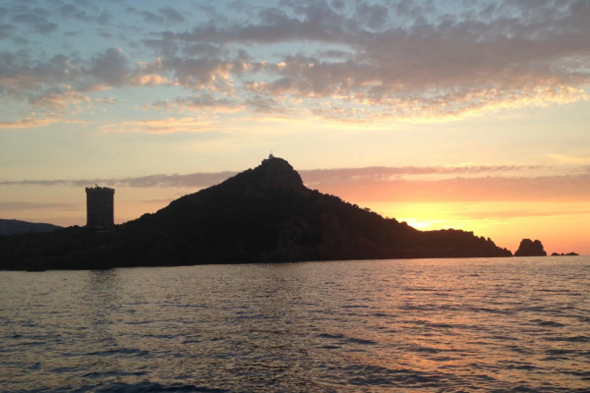 Private sea trip accompanied by a skipper - Agay - Bonjour Fun