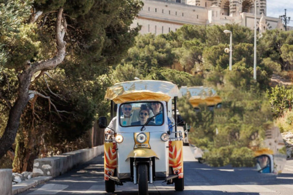 Essential tuk tuk tour - Bonjour Fun