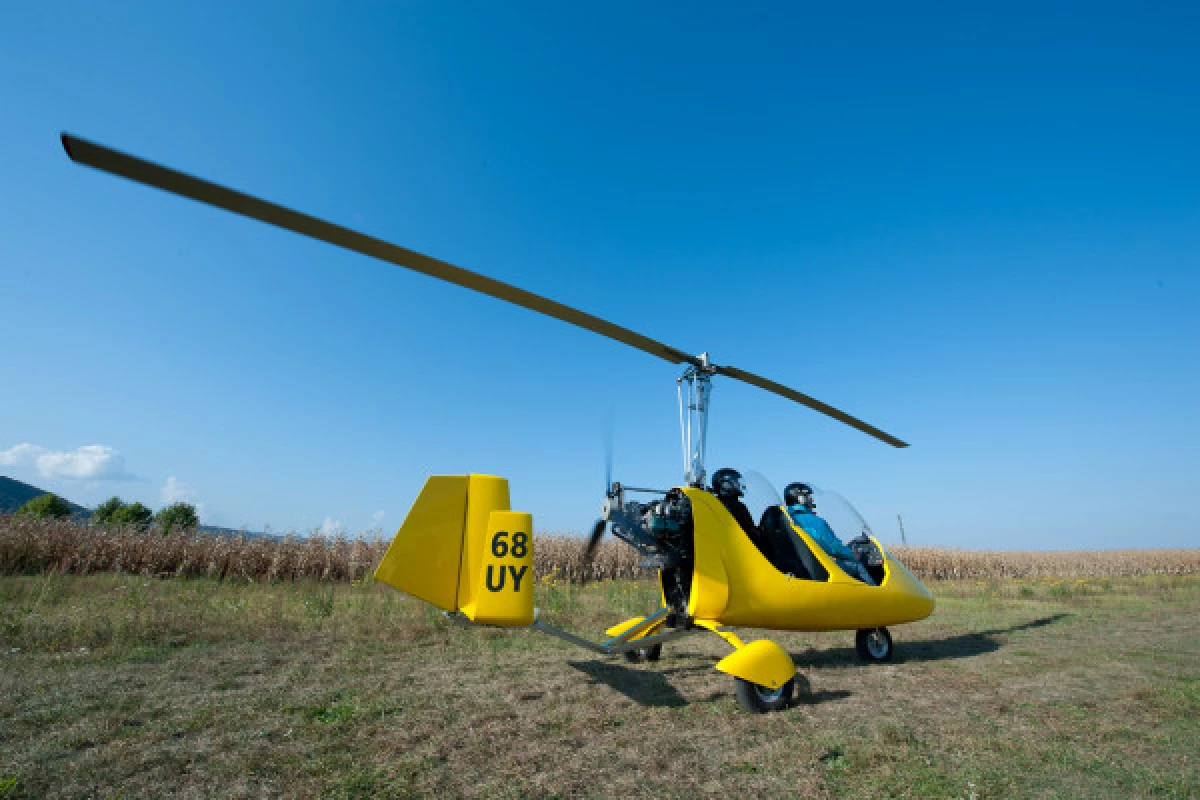 First flight in a microlight autogyro - Bonjour Fun