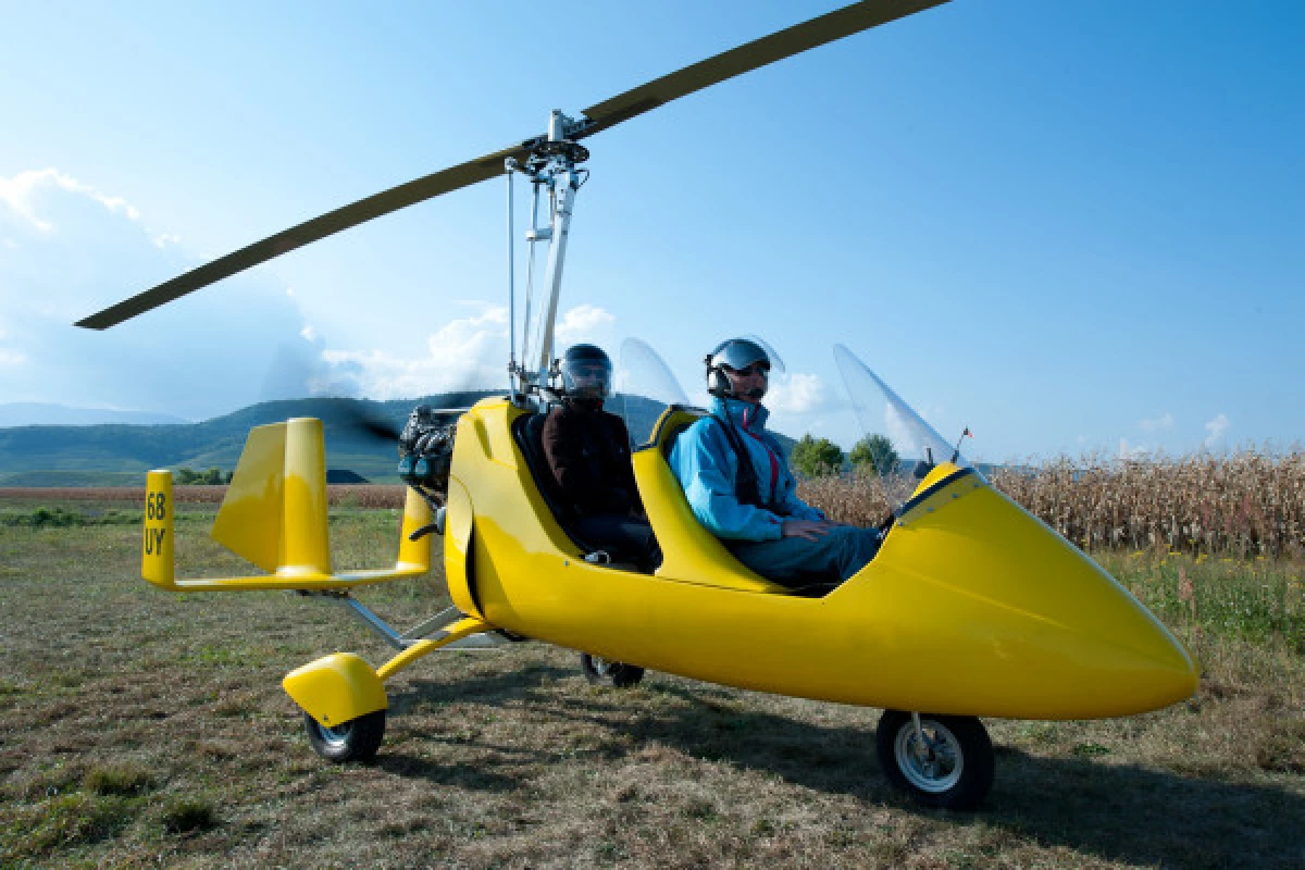 First flight in a microlight autogyro - Bonjour Fun