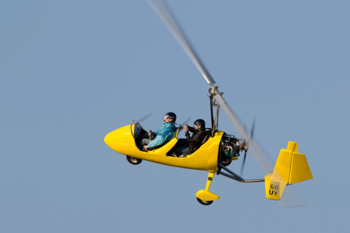 First flight in a microlight autogyro - Bonjour Fun