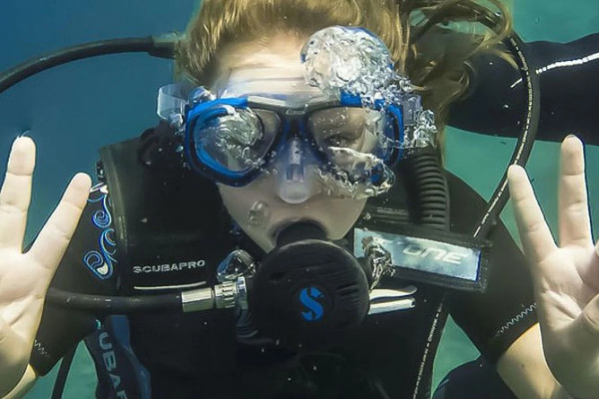 First Dive - Discover scubadiving in Fréjus - Bonjour Fun