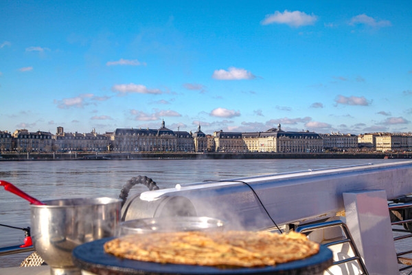 Bordeaux: Garonne French Crepes - Bonjour Fun