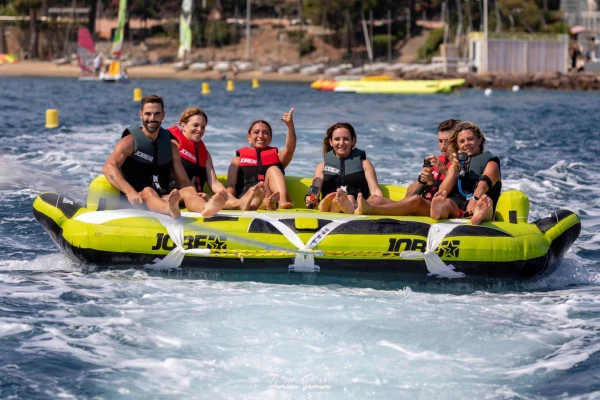 Towed buoy ride - Bonjour Fun