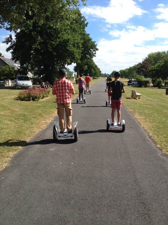 Ballad group with supervision Mont Saint Michel - Bonjour Fun