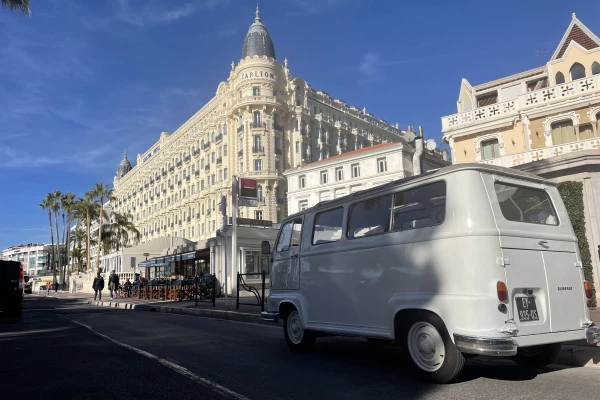 Cannes: City Tour in classic French Bus (2 hours) - Bonjour Fun