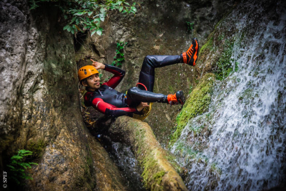 Gorges du Loup canyoning - Bonjour Fun