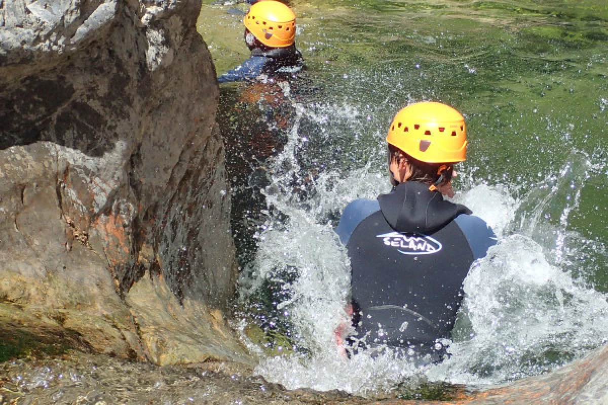 Canyoning adventure Bollène - Estéron Valley - Bonjour Fun