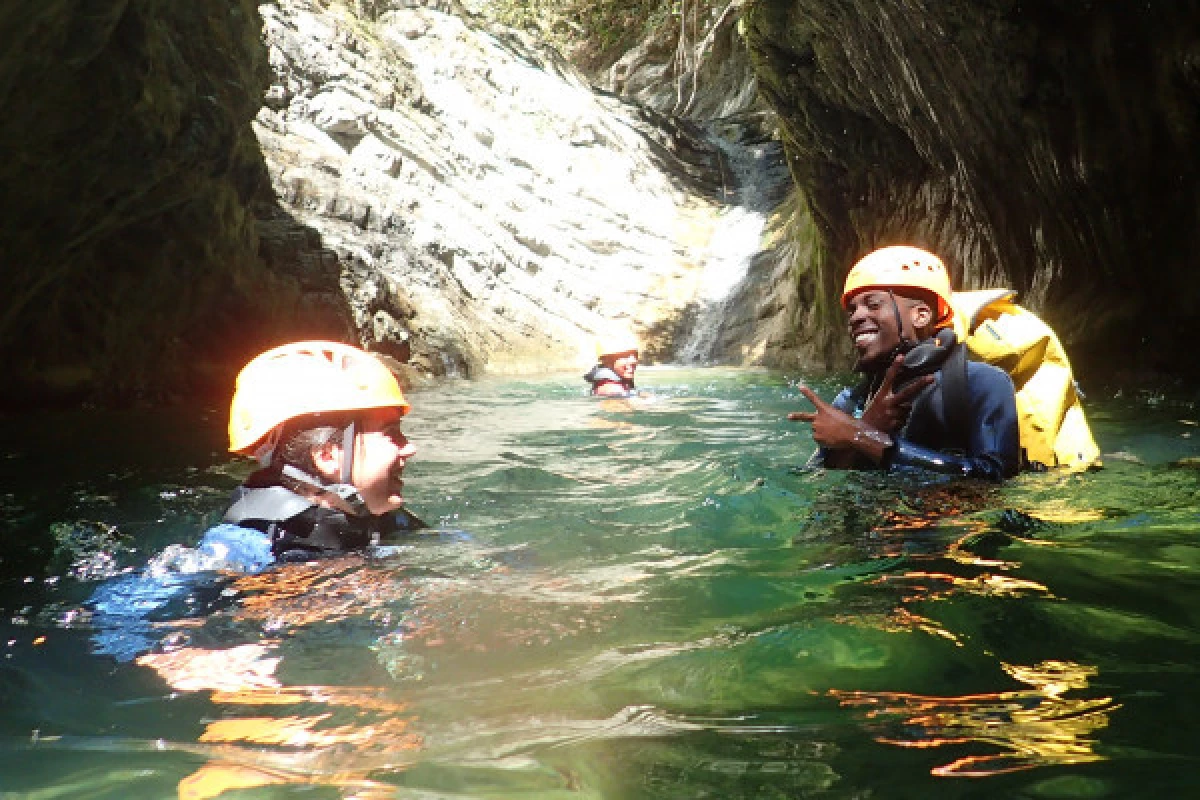 Canyoning adventure Bollène - Estéron Valley - Bonjour Fun