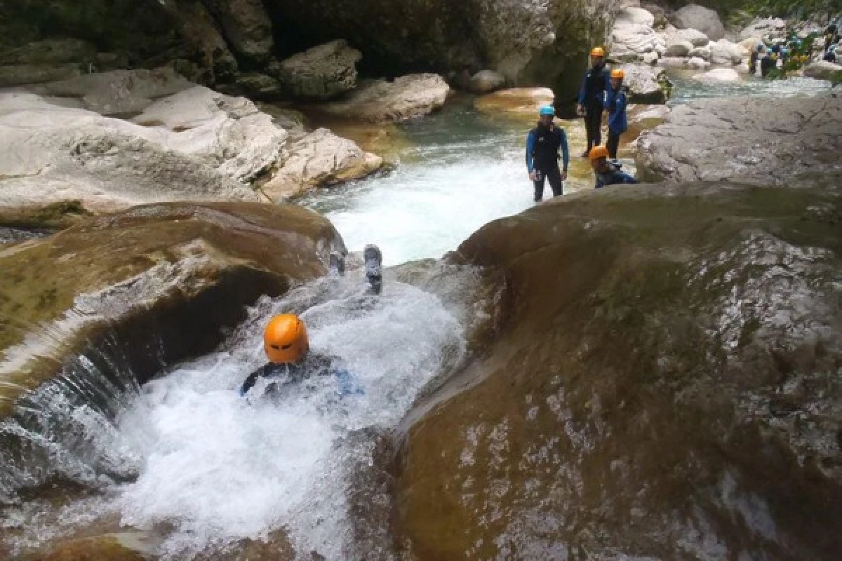 Canyoning Level 2 - Gorges du Loup - Bonjour Fun