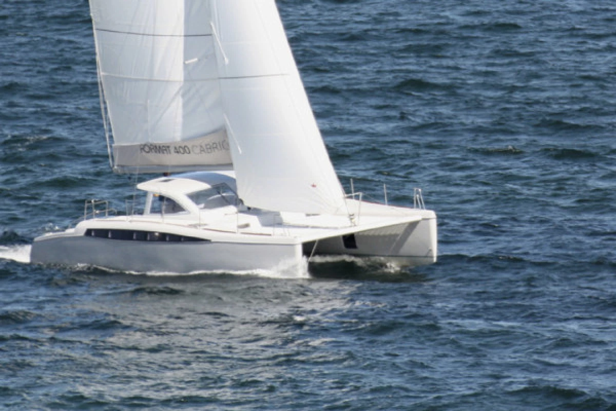 Catamaran sail ride in Frioul islands - Bonjour Fun