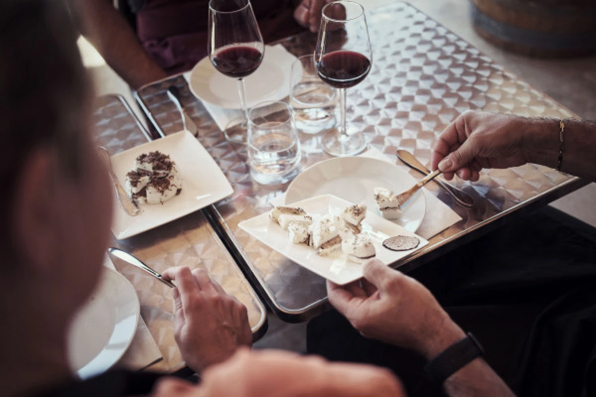 Chateauneuf-du-Pape : Truffles, Wines - Bonjour Fun