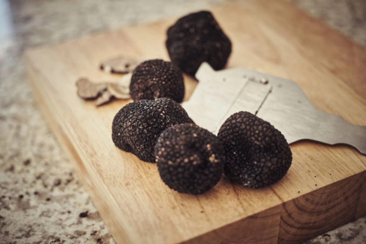Chateauneuf-du-Pape : Truffles, Wines - Bonjour Fun