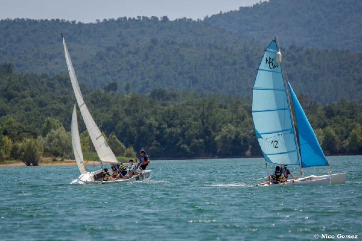 Individual sailing lessons - Lake Saint Cassien - Bonjour Fun