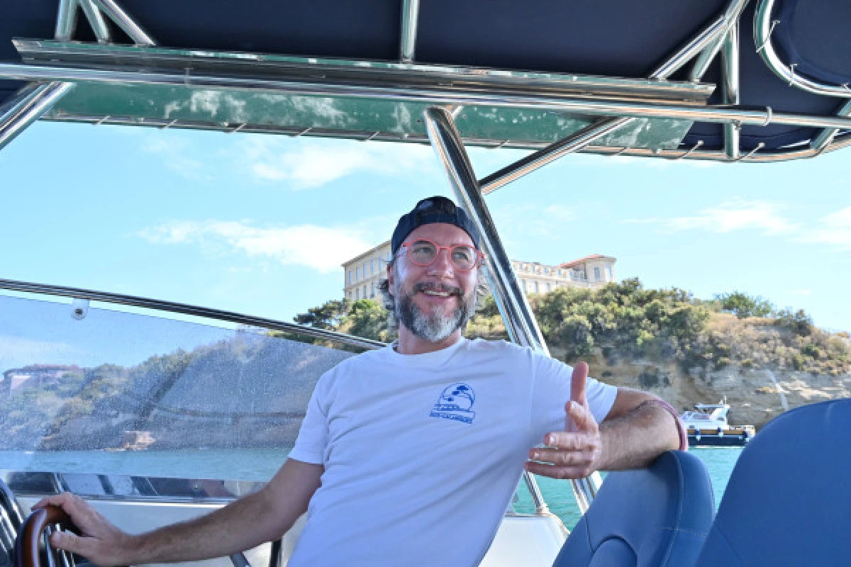 Half-day cruise and swimming in the Calanques National Park - Mucem - Bonjour Fun