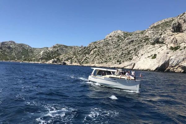 Excursion to the Calanques - Bonjour Fun