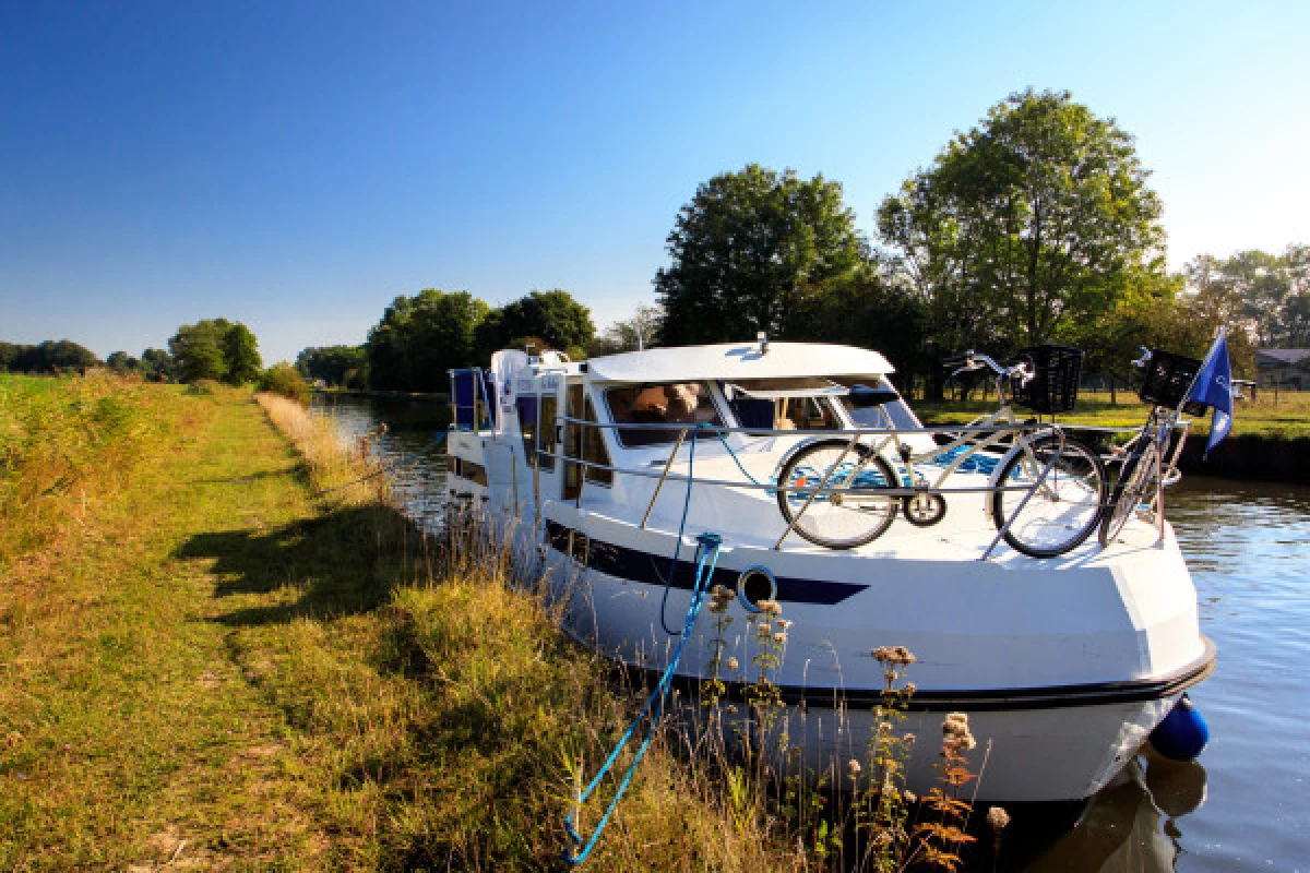 Cruise in Alsace without a licence - Bonjour Fun