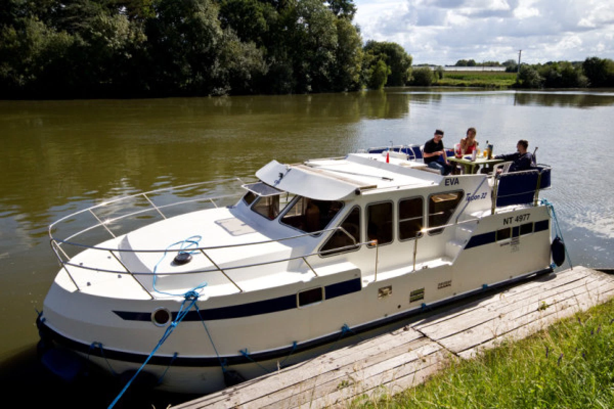 Cruise in Alsace without a licence - Bonjour Fun