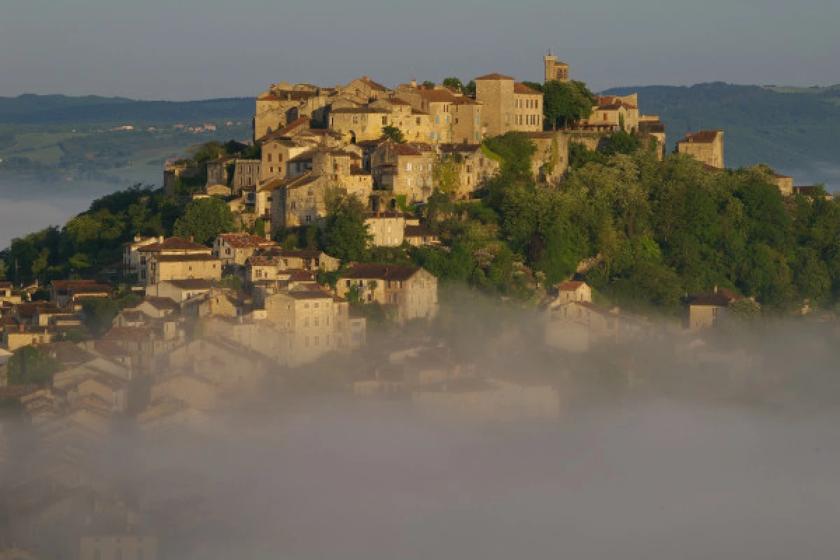 Day trip  Albi UNESCO and  Cordes sur Ciel - Bonjour Fun