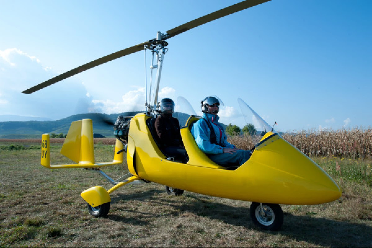 Discovery of Eguisheim in a microlight autogyro - Bonjour Fun