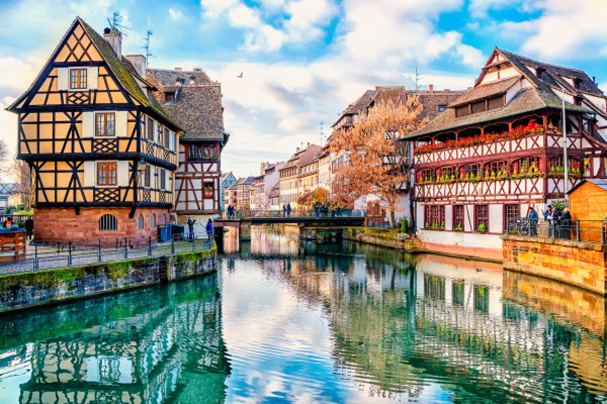 Visit of Strasbourg with a guide - 2h - Bonjour Fun