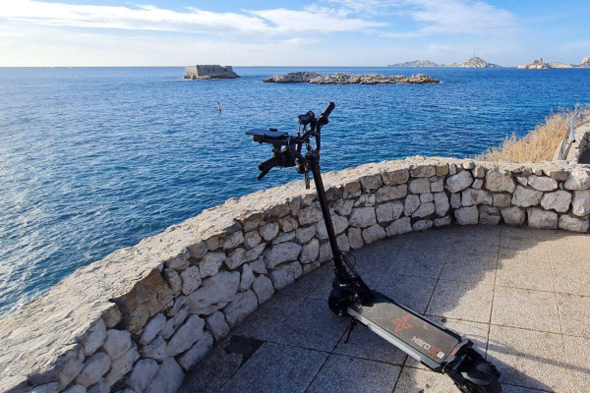 Massilia E Scooter virtual guided discovering - Bonjour Fun