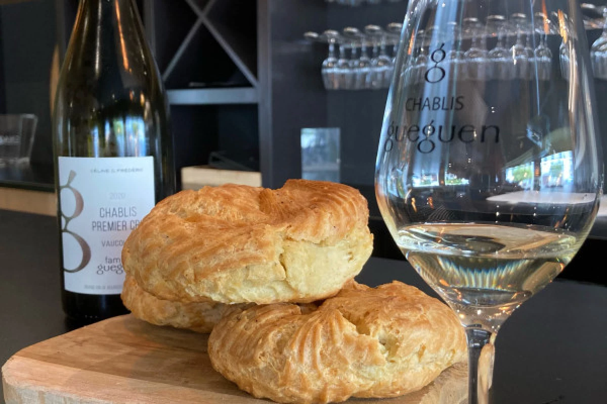 Wine tasting with gougères - Bonjour Fun