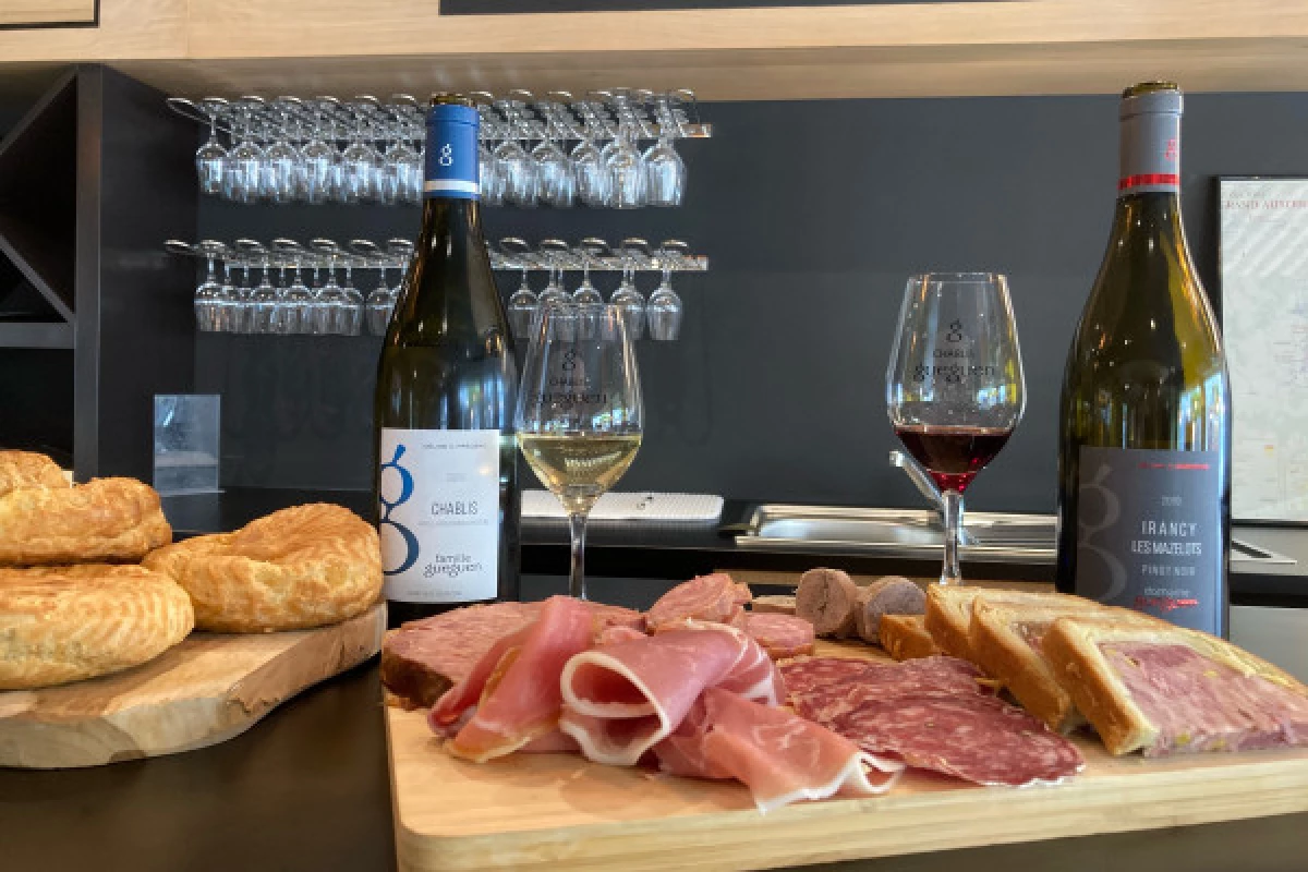 Wine tasting with Local Charcuterie - Bonjour Fun