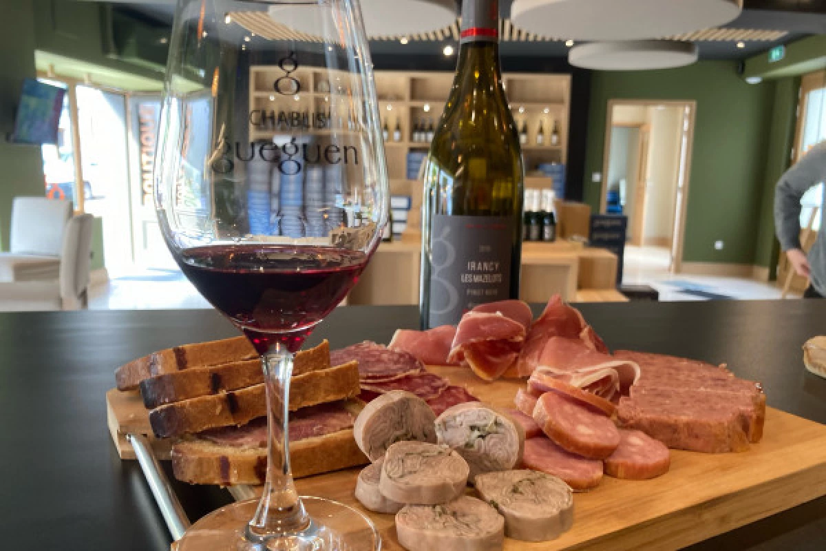 Wine tasting with Local Charcuterie - Bonjour Fun