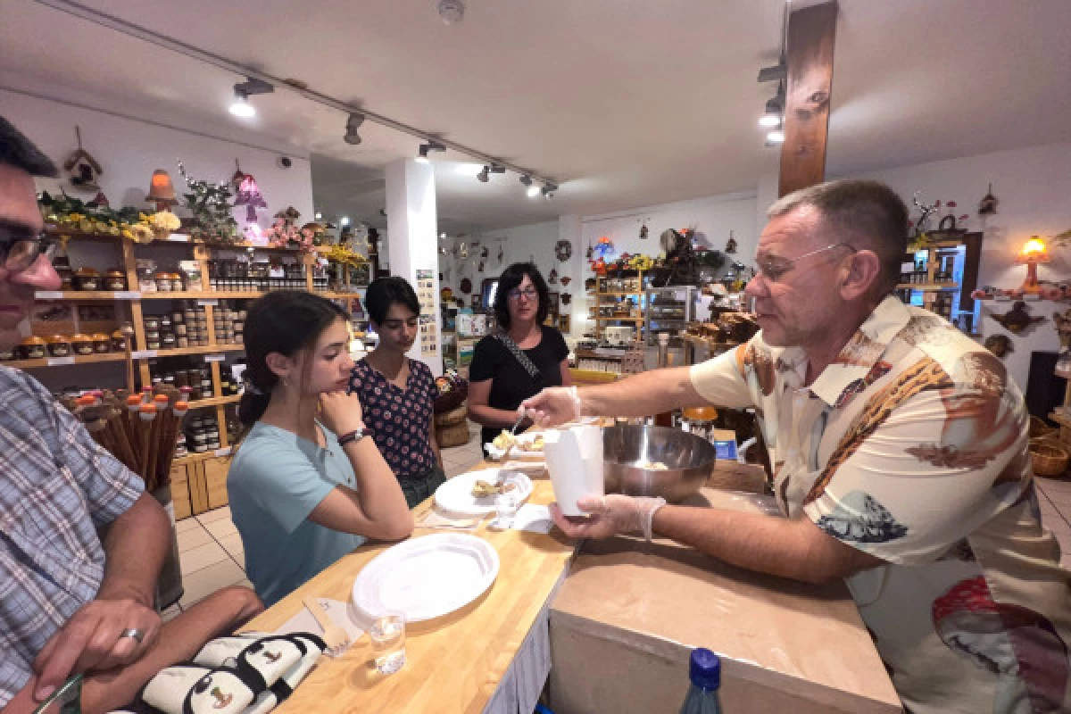 Tasting of mushroom and truffle specialties - Bonjour Fun