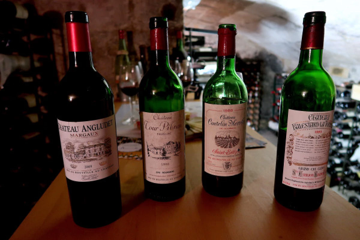 Bordeaux  Old Vintages Wine Tasting - Bonjour Fun