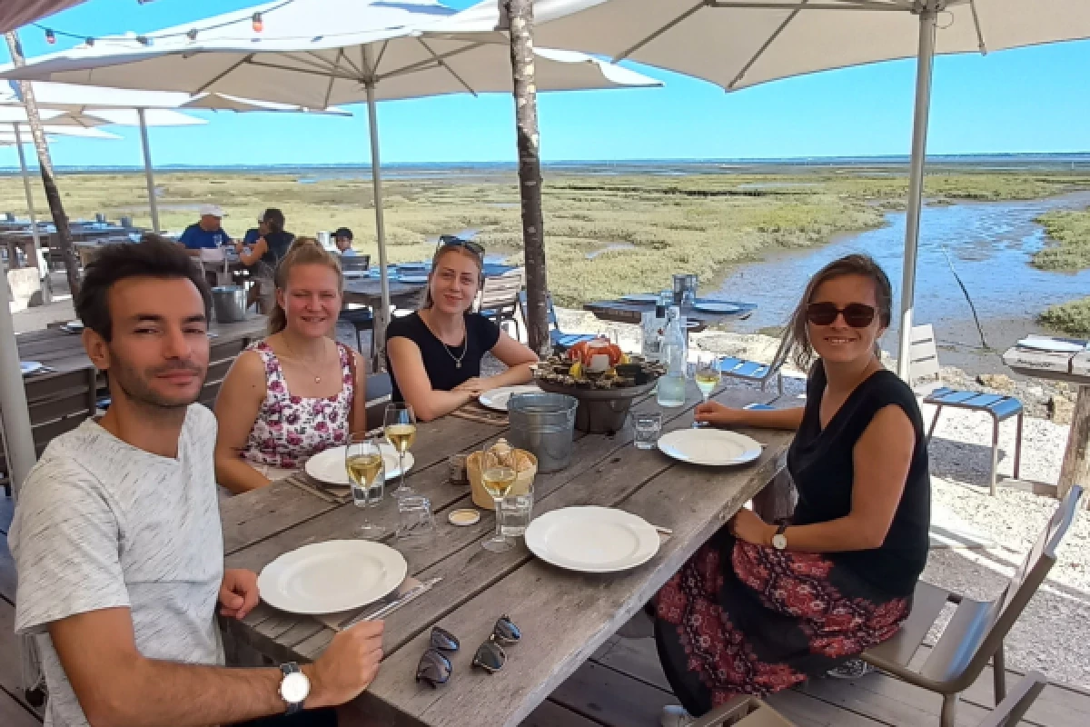 Half-day Arcachon bay: Pilat dune and seafood - Bonjour Fun