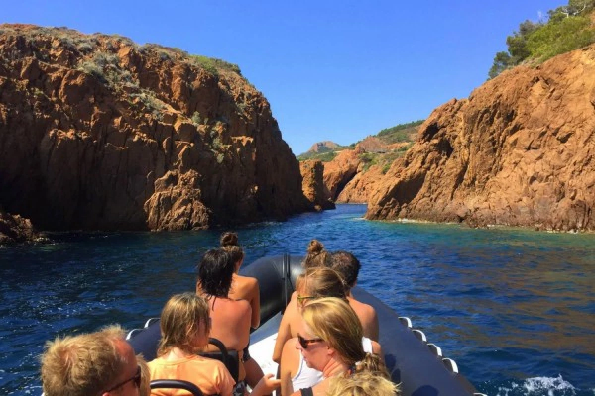 Estérel seatrip : Calanques et roches rouges. - Bonjour Fun