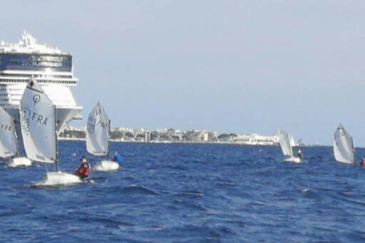 Dinghy Fun Camp - Toussaint School Holidays - Bonjour Fun